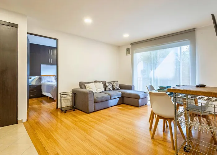 Adam's With High-speed Internet Near Polanco *